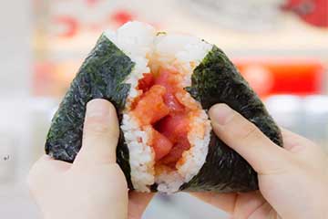 <千葉・津田沼・松戸発>ひたち海浜公園「530万本のネモフィラの丘」&約26万本のチューリップや菜の花もお楽しみ!グルメな日帰り2食付き9,990円!3